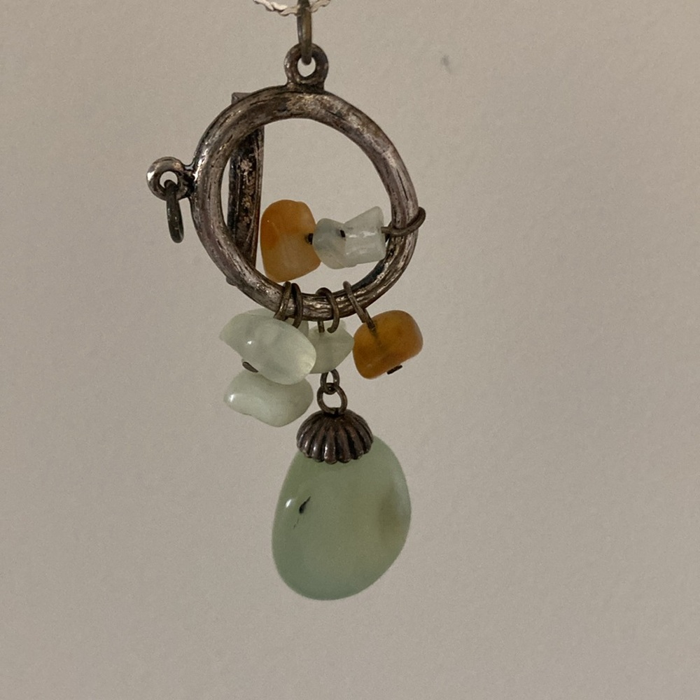 Elegant Green and Silver Pendant Necklace w/
Silver Chain - Picture 3 of 5